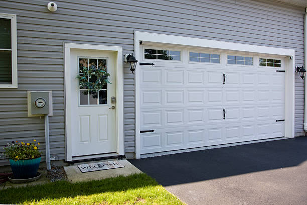 24/7 Emergency Garage Door Panel Replacement experts in Lake Elmo, MN